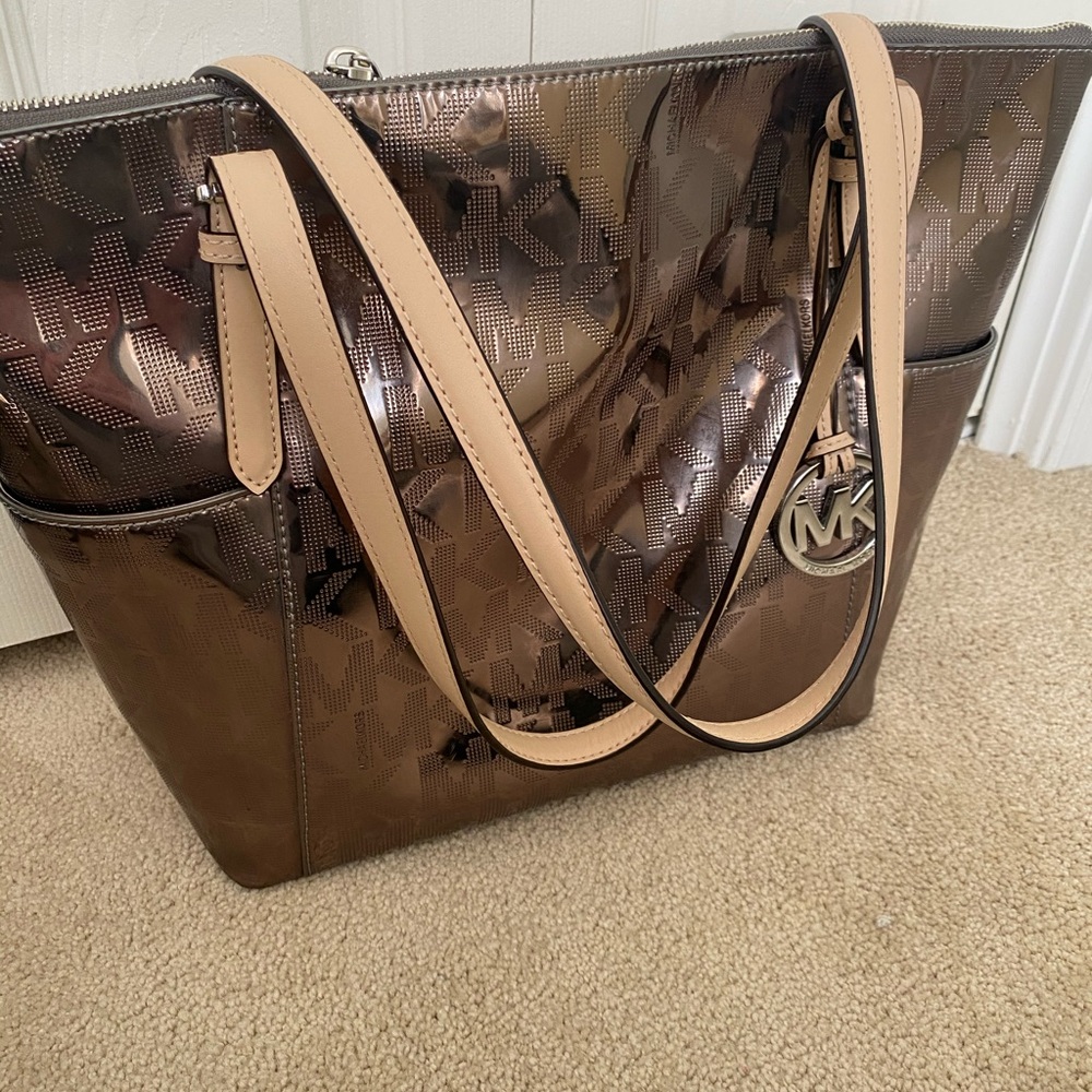 MICHAEL KORS PATENT LEATHER TOTE